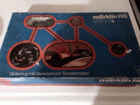 Hola 

Caja tren eléctrico Marklin h0 set-s

Muy buen estado

Precio 100,-€  portes península incluidos
Rebajado 02
