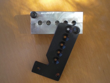 Vendo turquesa de aluminio de cinco cavidades. Calibre .313 y 90-98 grains según aleación utilizada. Tornillos 01