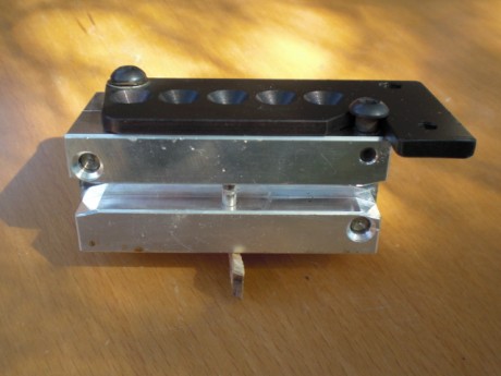 Vendo turquesa de aluminio de cinco cavidades. Calibre .313 y 90-98 grains según aleación utilizada. Tornillos 00