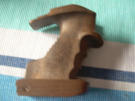 Saludos, vendo esta empuñadura Rink para Steyr LP10 y similares. La compré a un compañero del foro pensando 01