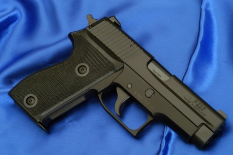   Hola Chic@s!

Busco Sig Sauer P225 (Monohilera) para guiar o ya guiada en F.

Si es posible tan bonita 00