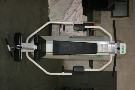 Vendo gimnasio completo, press banca, barra recta de 180, barra z de 110, discos de pesas, con soporte 11