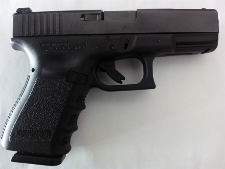  VENDO GLOCK 19C  PRECIO 400€

El arma incluye opción de gatillo a 0.7lbr y original a 1.5lbr, alza ajustable 02