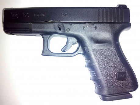  VENDO GLOCK 19C  PRECIO 400€

El arma incluye opción de gatillo a 0.7lbr y original a 1.5lbr, alza ajustable 00