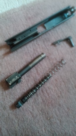 VENDIDA. CERRAR.

Vendo HK USP. 9mm parabellum.
Comprada a un compañero.
Apenas usada por mí. Perfecto 12