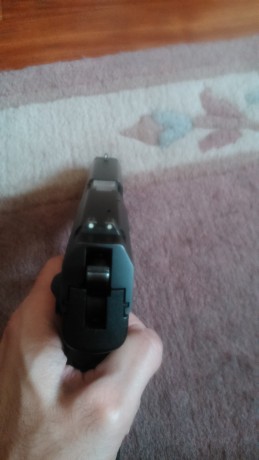 VENDIDA. CERRAR.

Vendo HK USP. 9mm parabellum.
Comprada a un compañero.
Apenas usada por mí. Perfecto 11