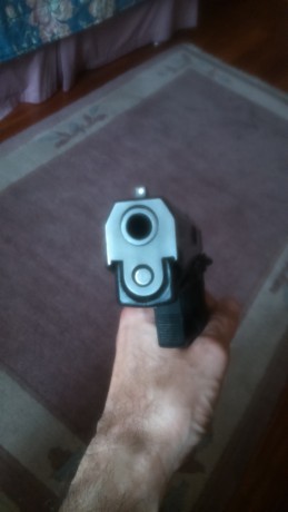 VENDIDA. CERRAR.

Vendo HK USP. 9mm parabellum.
Comprada a un compañero.
Apenas usada por mí. Perfecto 20