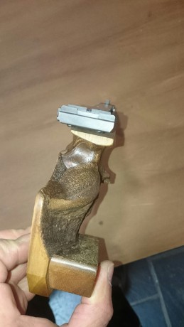 Buenas,pongo a la venta la match guns del 32, muy bien cuidada como todas mis armas,va con maletín original,manual 11