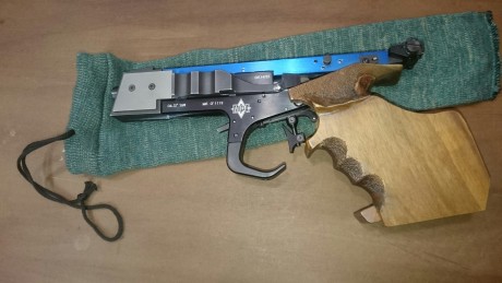 Buenas,pongo a la venta la match guns del 32, muy bien cuidada como todas mis armas,va con maletín original,manual 10