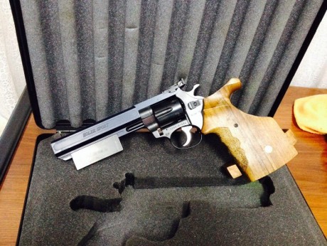 Vendo revolver de competición Alfa holek sport, de calibre 32s&w, nuevecito, soy su segundo dueño 02
