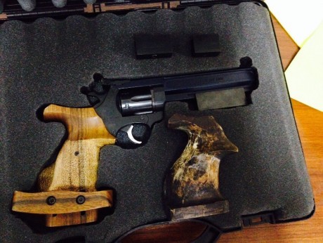 Vendo revolver de competición Alfa holek sport, de calibre 32s&w, nuevecito, soy su segundo dueño 01