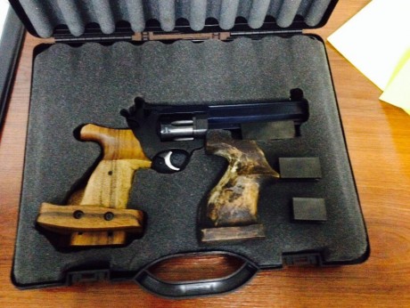 Vendo revolver de competición Alfa holek sport, de calibre 32s&w, nuevecito, soy su segundo dueño 00