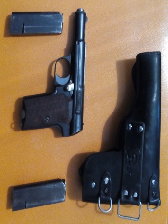  Compro o cambio por ASTRA 300 en libro,  pistola STAR S, DKL,  o LLAMA III inscritas en libro de coleccionista

TEL 00