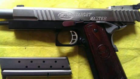 Un compañero del Tiro me ha pedido que le ponga a la venta esta pistola para la modalidad de precisión 01