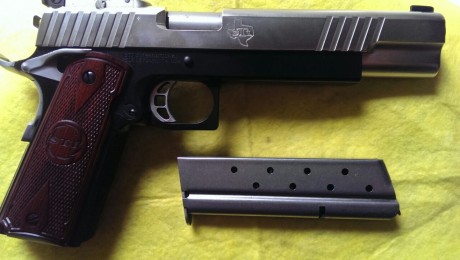 Un compañero del Tiro me ha pedido que le ponga a la venta esta pistola para la modalidad de precisión 00