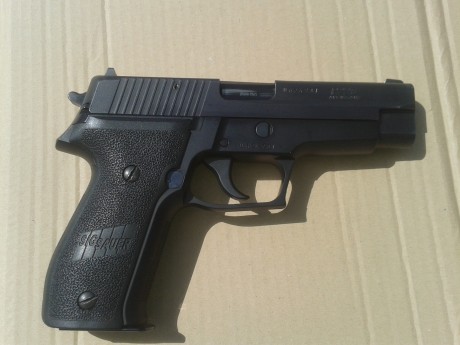 VENDIDA - 


Buenas tardes.
Vendo sig p226 9 mm . 4,4 pulgadas
estado muy bueno, cuidada y limpiada.
Guiada 10