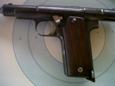 vendo astra 400 en buen uso del 1936  650 euros
llama 87 en tiro  en 9mp 250 euros 50