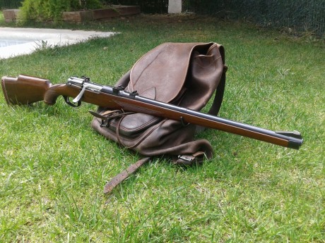   Buenas tardes

Pongo a la venta el rifle de un buen amigo que deja la caza.

Mannlicher Schoenauer 02