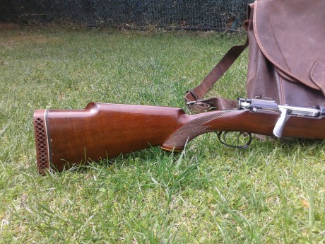    Buenas tardes

Pongo a la venta el rifle de un buen amigo que deja la caza.

Mannlicher Schoenauer 10