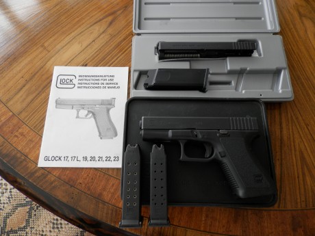 Buenas tardes,

Vendo mi Glock 19 + el kit del cal. 22.

Todo completo, arma, dos cargadores, caja, manual......

Todo 01
