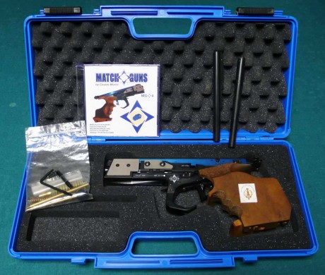 Se vende match guns mg4 calibre 32 s&w, con el maletin original, dos cargadores y muelle real de repuesto, 00