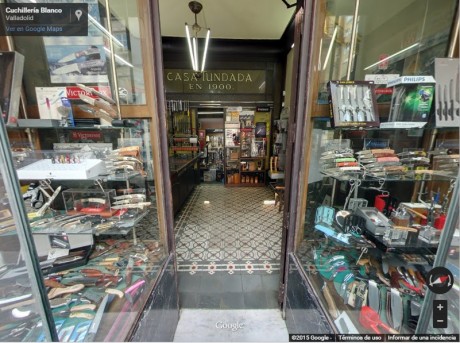 por el barrio del Carmen,a 100 mtrs, de la torres de los Serranos de Valencia,la cuchillería donde a los 30