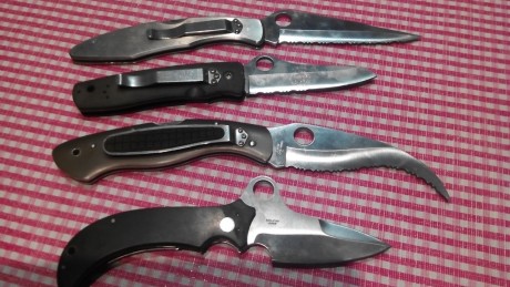 Vendo 5 navajas Spyderco antiguas. Los modelos son:
 +police gin 1
 +ats-34
 +jotsingh khalsa 643
 +gin 01