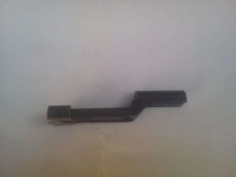 Hola.
Tengo los siguientes recambios para pistola FAS domino del 22
2 alzas
1 carro
43 Euros, portes incluidos 01