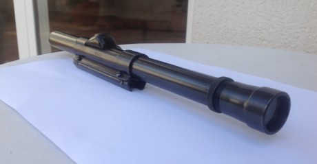Buenas tardes.

Pongo a la venta un visor WEAVER de los años 50 para carabinas del calibre 22, carril 01