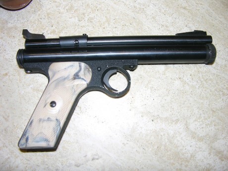 ¡Atención coleccionistas! A la venta, otra de las armas de mi colección. La Crosman 150, 2 ª Variante, 00
