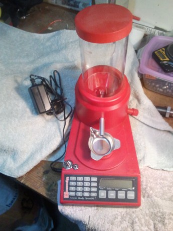 Saludos al foro.Vendo dosificador Hornady automatico,completamente nuevo.Solo lo he usado dos veces y 02