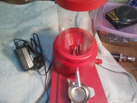 Saludos al foro.Vendo dosificador Hornady automatico,completamente nuevo.Solo lo he usado dos veces y 00