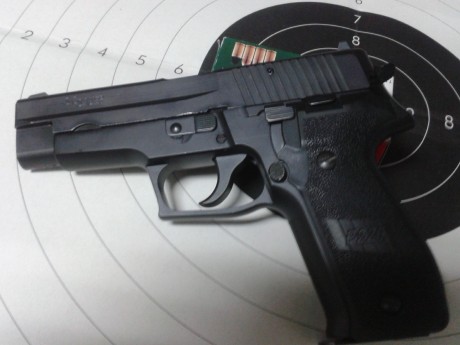 VENDIDA - 


Buenas tardes.
Vendo sig p226 9 mm . 4,4 pulgadas
estado muy bueno, cuidada y limpiada.
Guiada 41