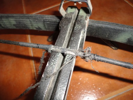 Hola, un amigo me ha traido una ballesta para que podais ayudarle,no se que marca o modelo es pero cada 02