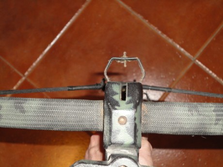 Hola, un amigo me ha traido una ballesta para que podais ayudarle,no se que marca o modelo es pero cada 10