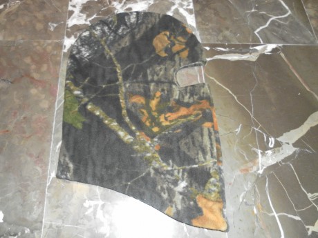 vendo estas dos prendas de caza . en camo realtre , estan sin uso y se encuentran en valencia. 20€ las 01