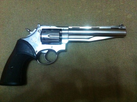 Se vende Revolver Llama Cal.38 Especial.
El revolver esta en perfecto estado, proviene de un cambio que 00