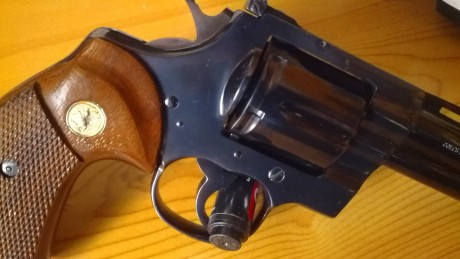 Vendo Colt Python de 4 pulgadas en acabado Royal Blue y pavón al 98%.
Sobra decir que el calibre es .357 20