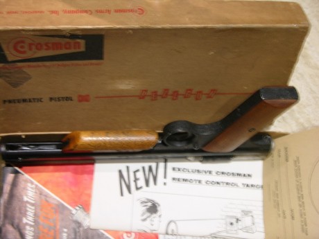 COLECCIONISTA, aquí tienes la posibilidad de poseer una pistola de aire CROSMAN 130, 8"/.22 ; 1ª 01