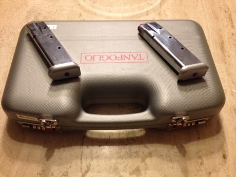 Vendo TANFOGLIO STOCK II del 9x19 con su maletín de origen y 2 cargadores cromados con los base-pads originales 00