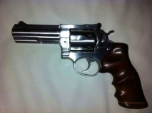 Pongo a la venta mi Ruger GP 100 Inox. Que voy a decir de el que es un pedazo de revolver, pero ya se 10