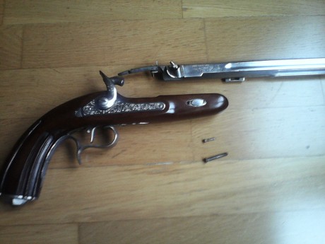 Hola compañe@s.Hace poco adquiri esta pistola y no encuentro mucho por la red.Agradeceria toda información 80