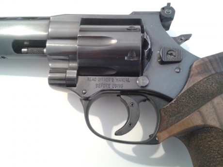 Vendo Revolver Weihrauch  en calibre 32. Se puede ver y probar  en Madrid. No estoy interesado en cambios 00