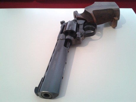 Vendo Revolver Weihrauch  en calibre 32. Se puede ver y probar  en Madrid. No estoy interesado en cambios 10