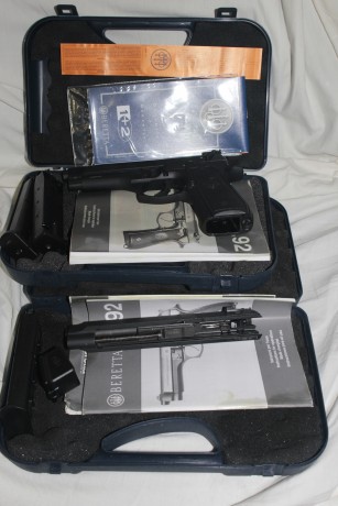 -Vendo pistola 9 PB, marca Beretta, modelo FS92 con el kit del calibre 22, guiado en F.
-Es estado es 02