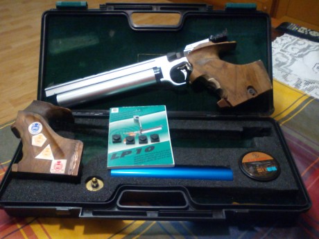 Vendida cerrar post Steyr LP10 mecánica
Con una cacha  Steyr diestra talla M retocada y pasada a L
La 01