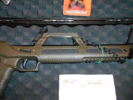 Walther G22 MILITARY
Carabina semiautomática en calibre 22 LR, con una culata sintética tipo “bullpup”,con 21