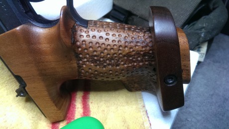 Vendo pistola Hammerli 280 calibre 32 con un cargador y el recogevainas la pistola está en perfectas condiciones 60