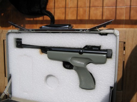 Buenos días.
Vendo pistola DIANA 6, en perfecto estado de conservación y de tiro.
Este modelo tiene un 01