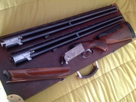hola, vendo escopeta Krieghoff lujo de pichón y caza, con dos juegos de cañones ambos de 71, con selector 20
